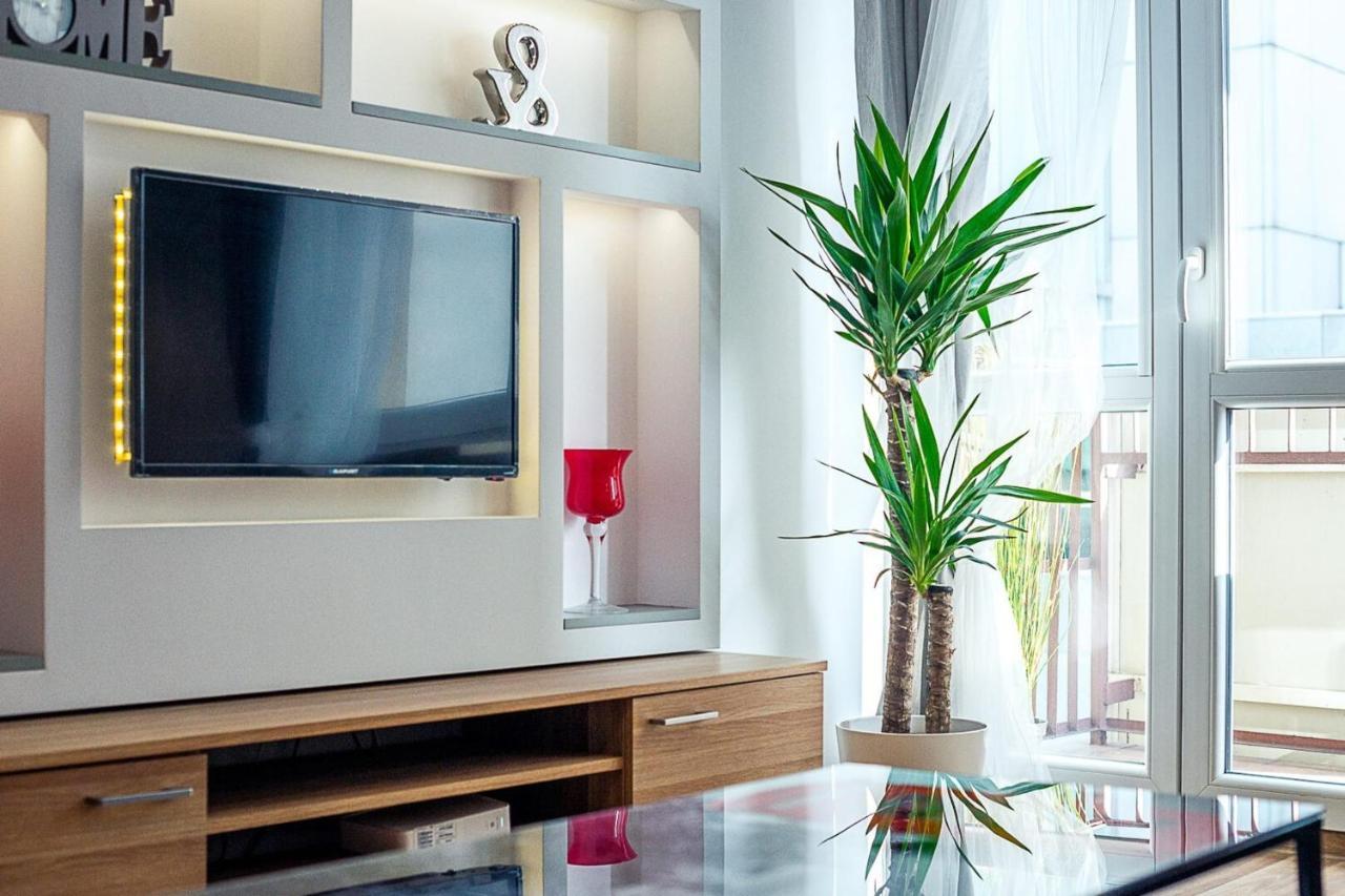 Panska 3 - Apartment With Balcony By Noclegi Renters Varşova Dış mekan fotoğraf