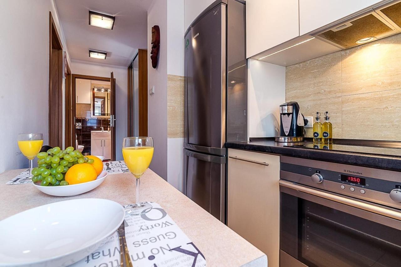 Panska 3 - Apartment With Balcony By Noclegi Renters Varşova Dış mekan fotoğraf